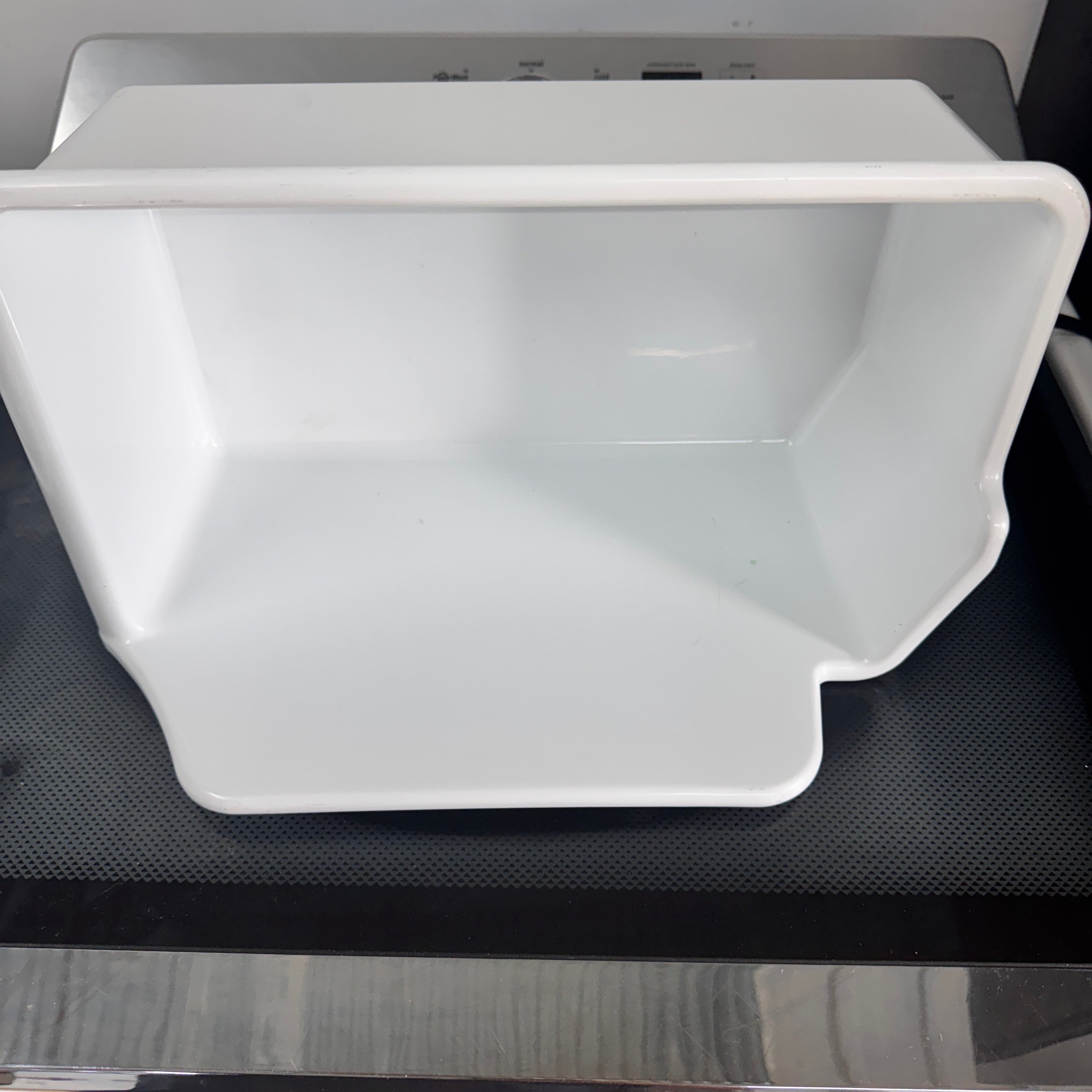 LG Refrigerator Refrigerator Ice Container 5074JJ1007B LG Refrigerator Refrigerator Ice Container 5074JJ1007B
